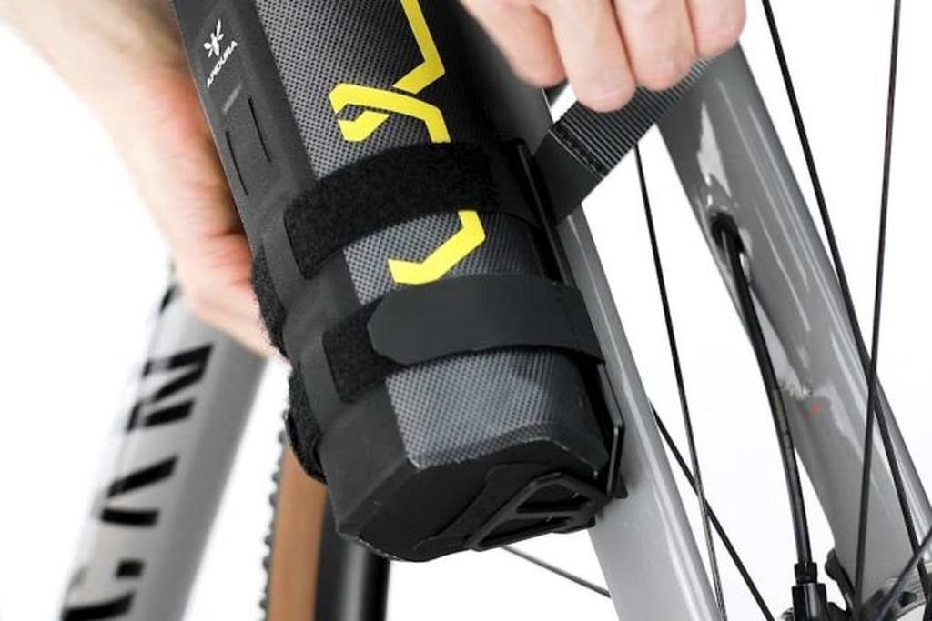 Lightweight, waterproof fork bag Apidura Expedition Cargo Cage Pack - 3 L