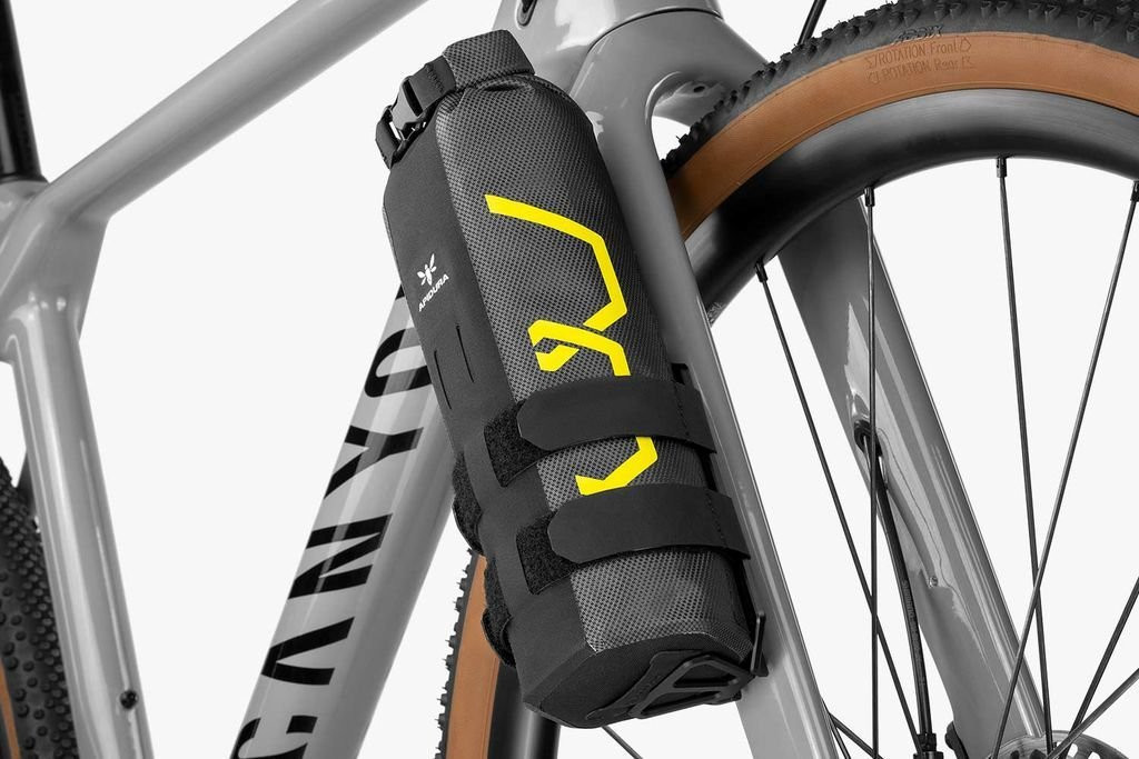 Lightweight, waterproof fork bag Apidura Expedition Cargo Cage Pack - 3 L