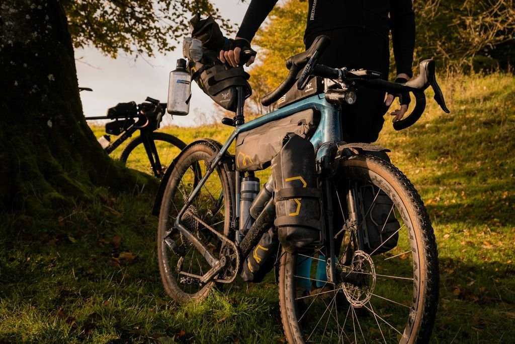 Lightweight, waterproof fork bag Apidura Expedition Cargo Cage Pack - 3 L