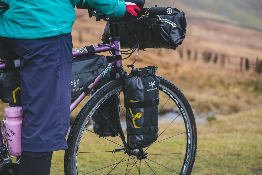 Lightweight, waterproof fork bag Apidura Expedition Cargo Cage Pack - 3 L