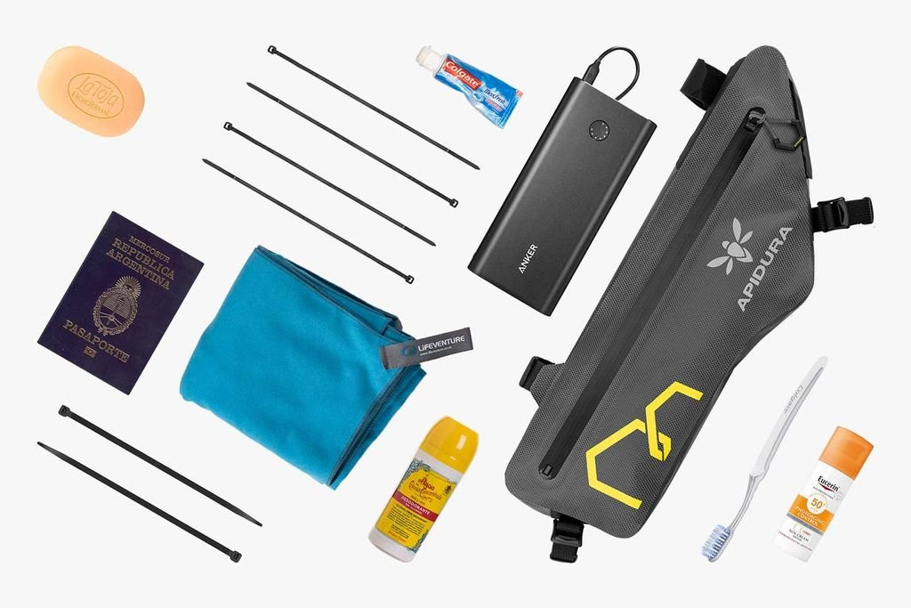 Lightweight, waterproof frame bag Apidura Expedition Compact Frame