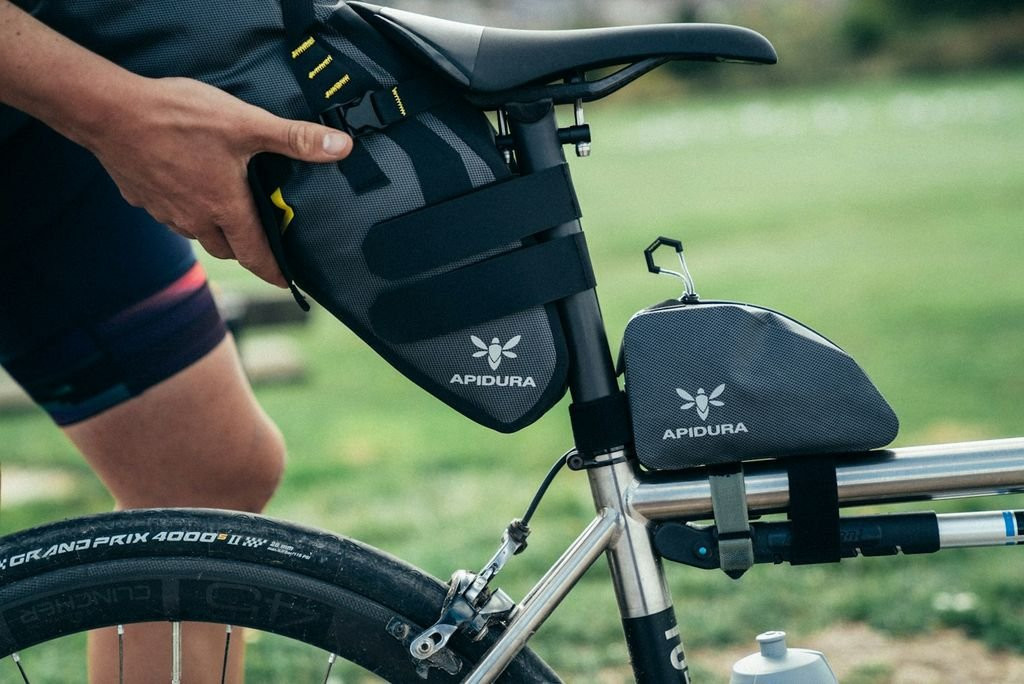 Small bikepacking bag Apidura Expedition Top Tube Bag