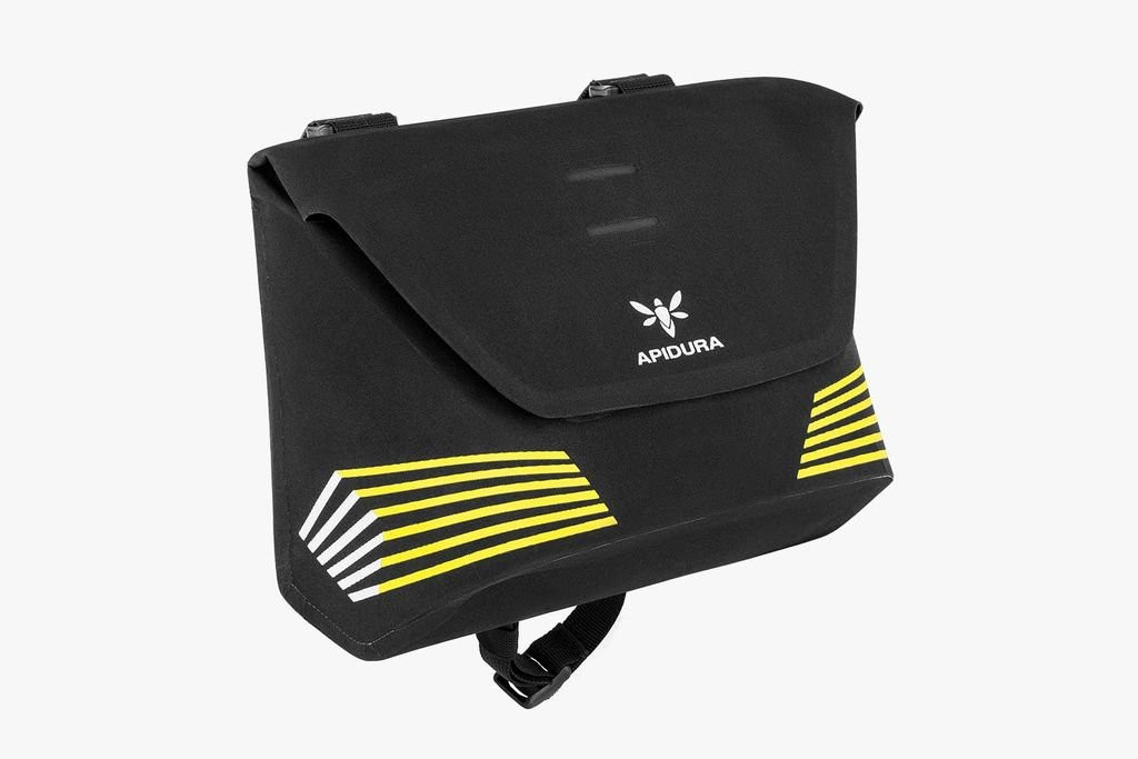 Lightweight, robust and waterproof handlebar bag Apidura Racing Handlebar Pack 2 L