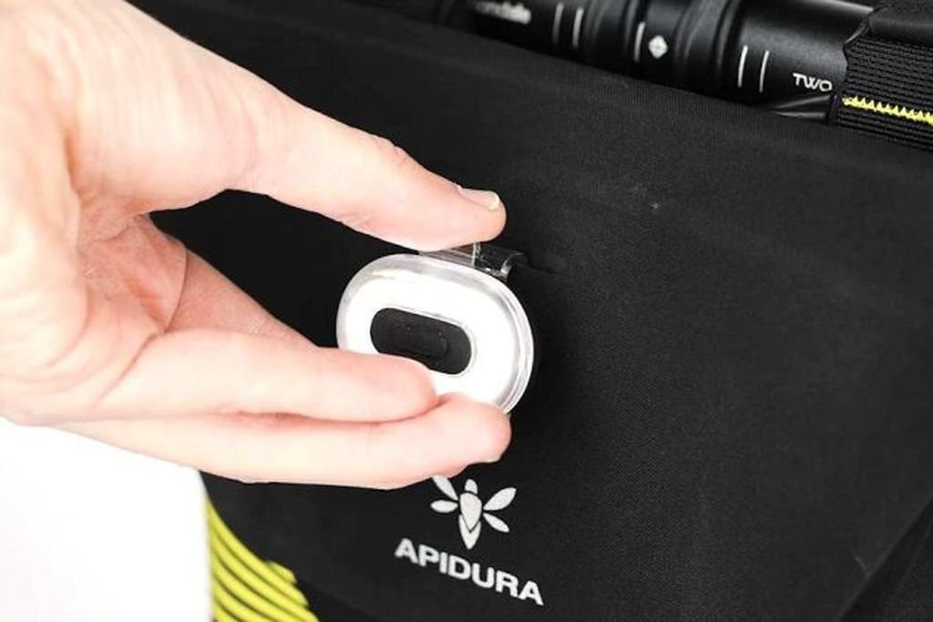 Lightweight, robust and waterproof handlebar bag Apidura Racing Handlebar Pack 2 L