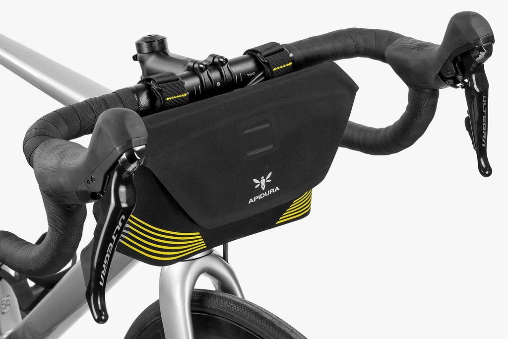 Lightweight, robust and waterproof handlebar bag Apidura Racing Handlebar Pack 2 L