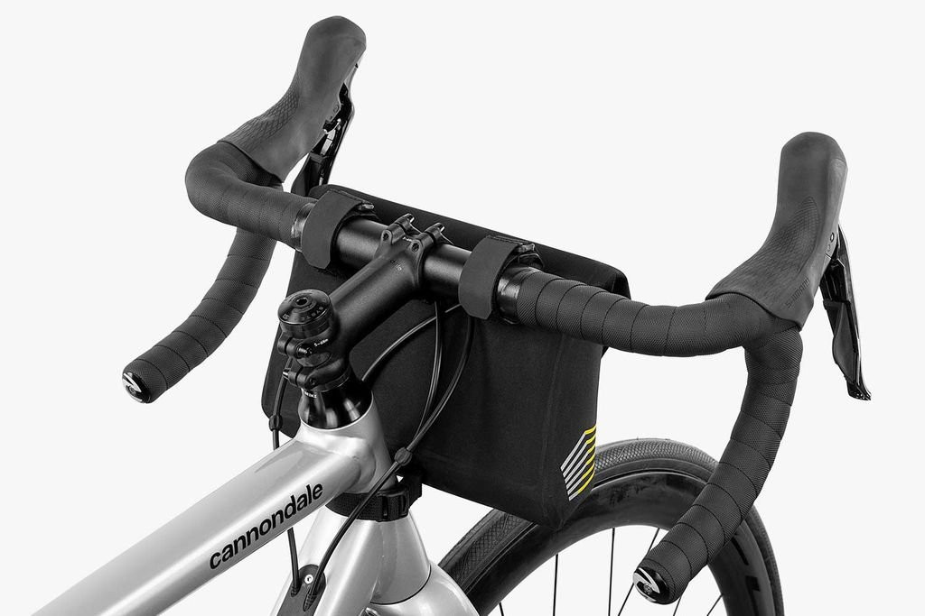 Lightweight, robust and waterproof handlebar bag Apidura Racing Handlebar Pack 2 L
