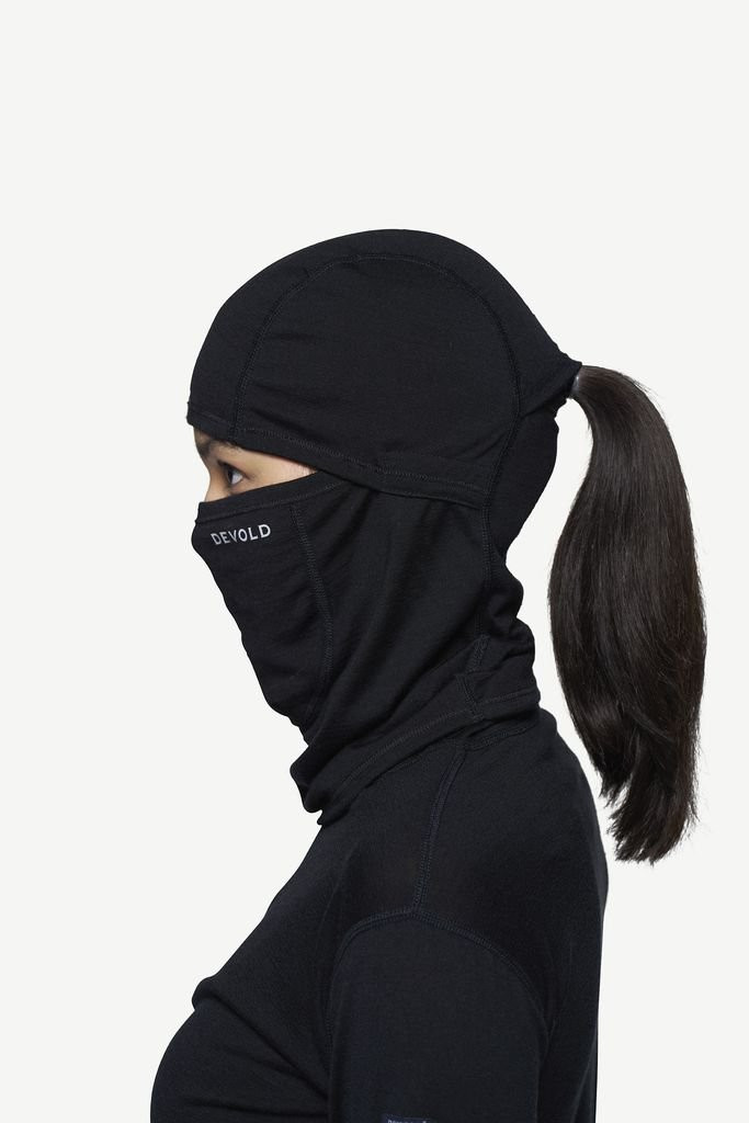 Thin, warm and soft balaclava Devold Breeze Merino 150 Balaclava - Noir/Black