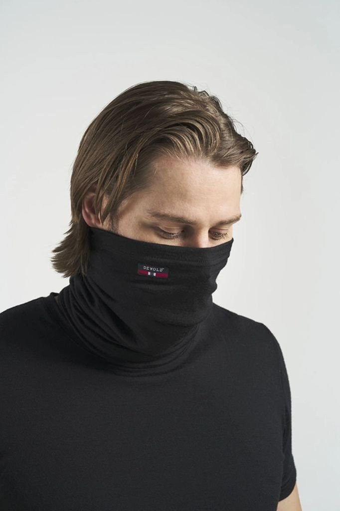 Thin, warm merino wool neck warmer Devold Breeze Merino 150 Headover - Black