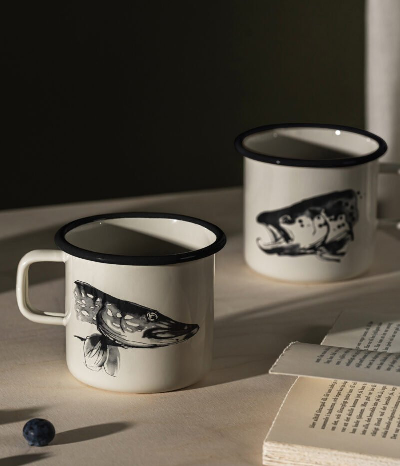 Tasse en émail Muurla Enamel Mug 3,7dl Brochet / Truite - Pike & Trout