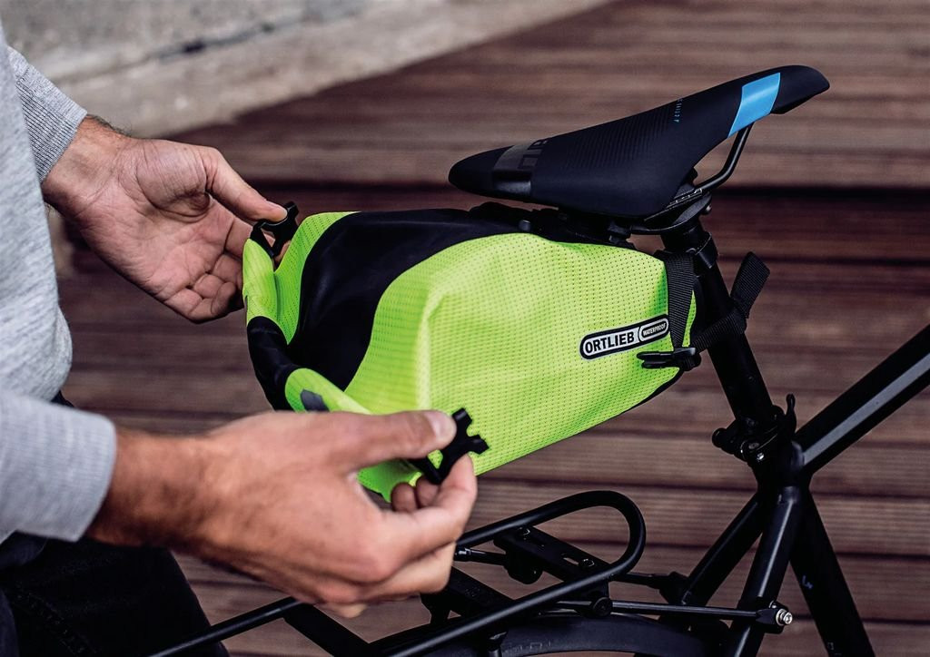 Reflective, lightweight and waterproof saddle bag Ortlieb Saddle-Bag High-Vis - 4,1 L