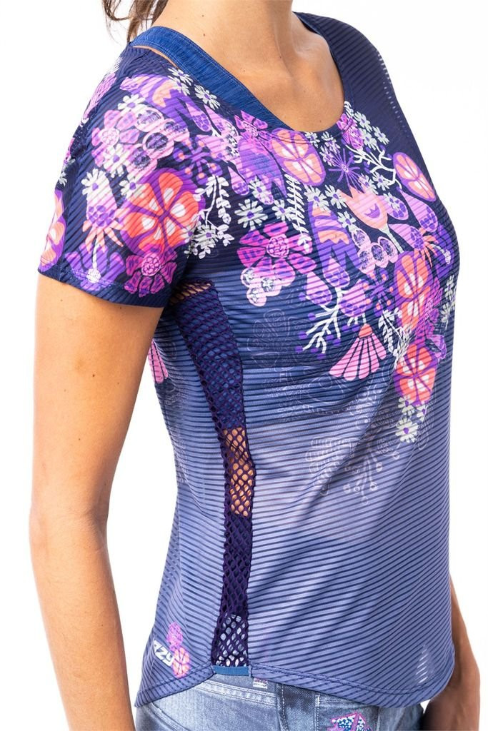Short-sleeved T-shirt made from lightweight, breathable fabric Crazy T-Shirt Slash Woman 