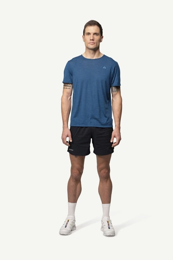 Lightweight, breathable merino wool  Devold Active Tee Man - Bleu foncé/Skydiver Dark