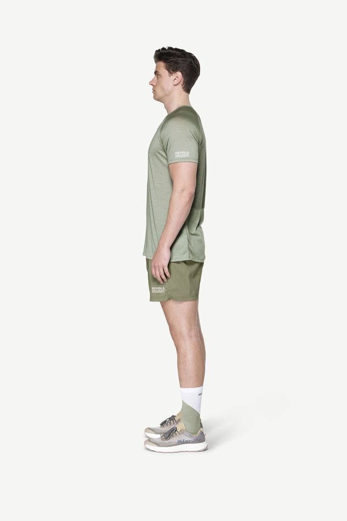 Lightweight short-sleeved T-shirt Devold Endurance Merino 130 T-Shirt Man - Vert Olive/Fog