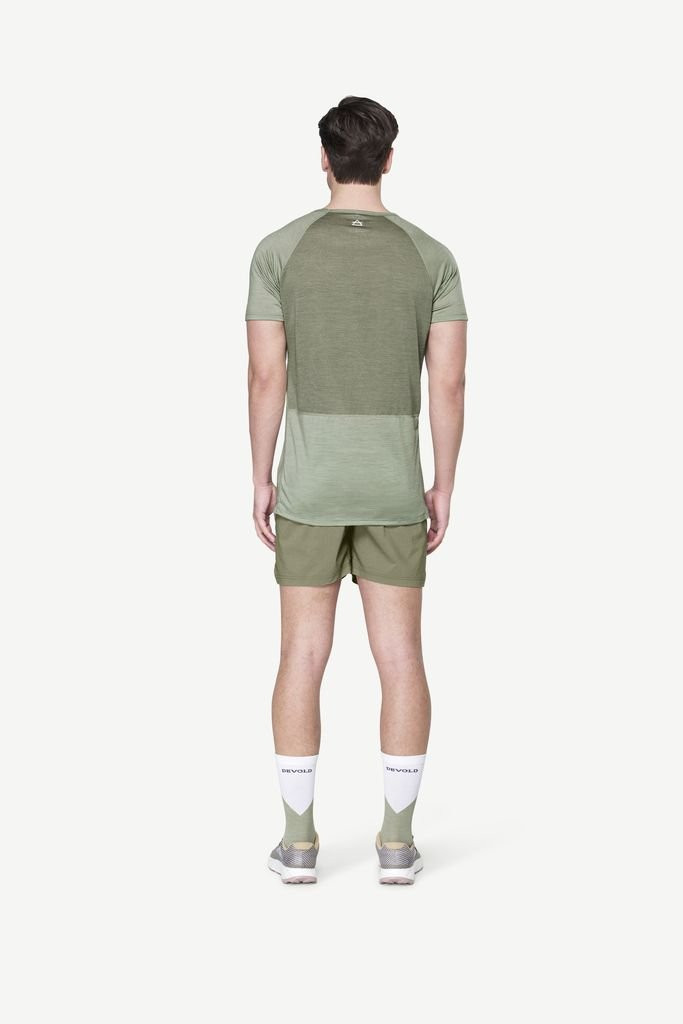 Lightweight short-sleeved T-shirt Devold Endurance Merino 130 T-Shirt Man - Vert Olive/Fog