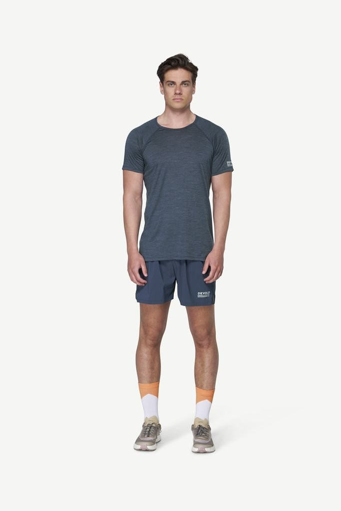 Lightweight short-sleeved T-shirt Devold Endurance Merino 130 T-Shirt Man - Night