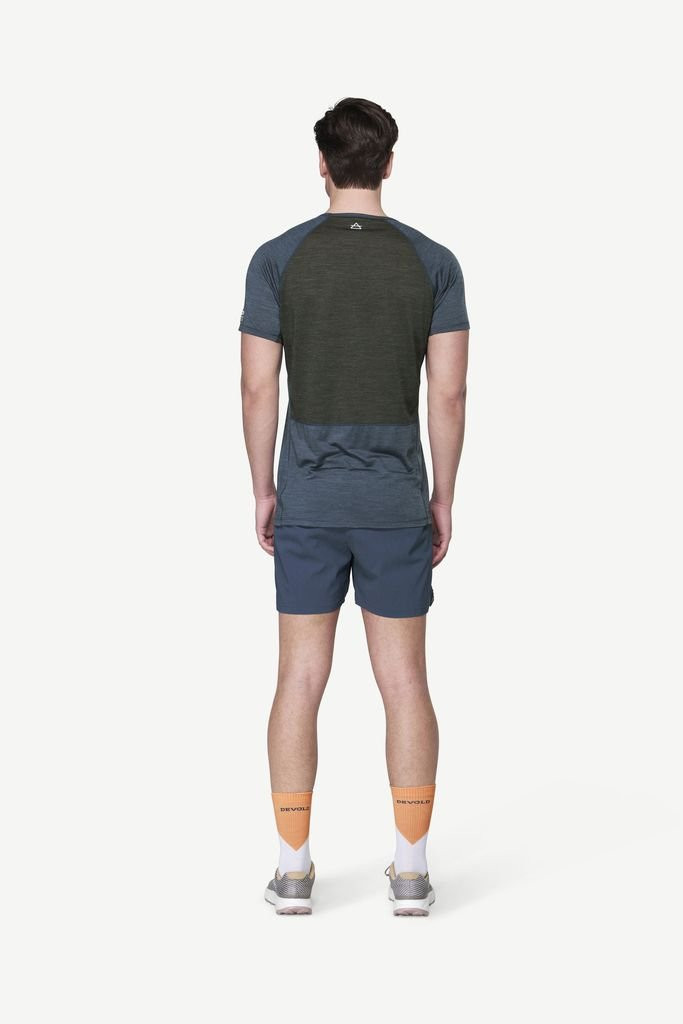 Lightweight short-sleeved T-shirt Devold Endurance Merino 130 T-Shirt Man - Night