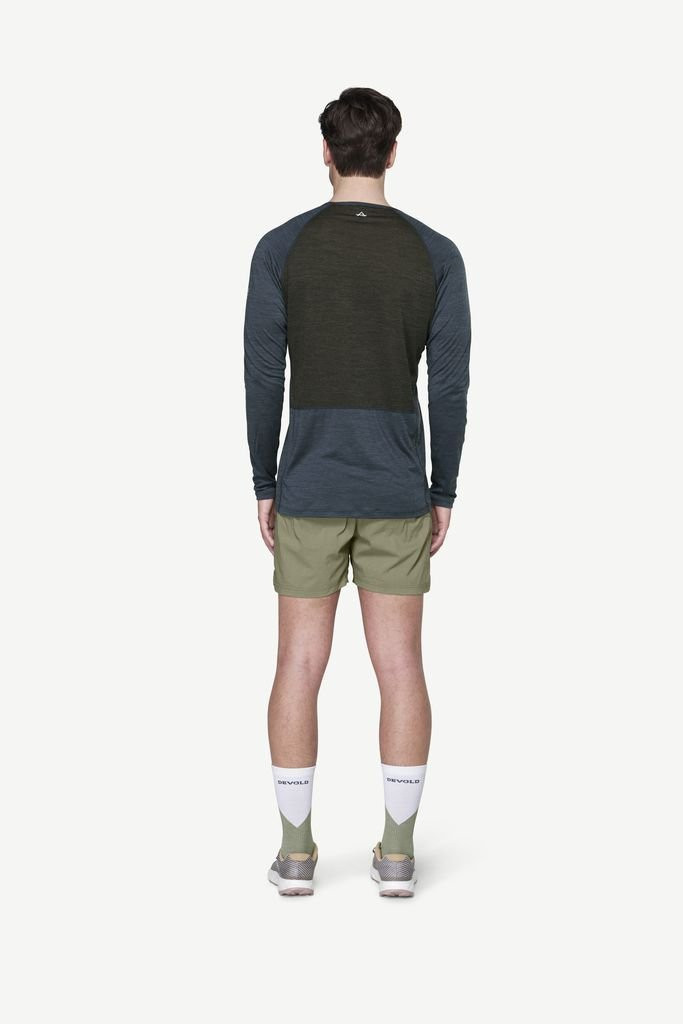 Very lightweight long-sleeved T-shirt  Devold Endurance Merino 130 Shirt Man - Night