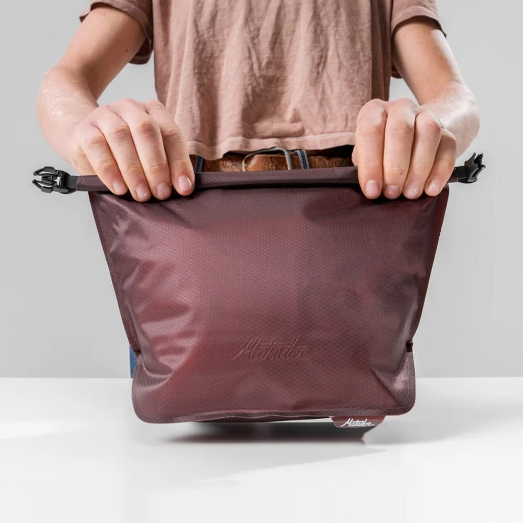 Ultra-light, waterproof toiletry bag Matador Flatpak Waterproof Toiletry Case - Bordeaux/Garnet