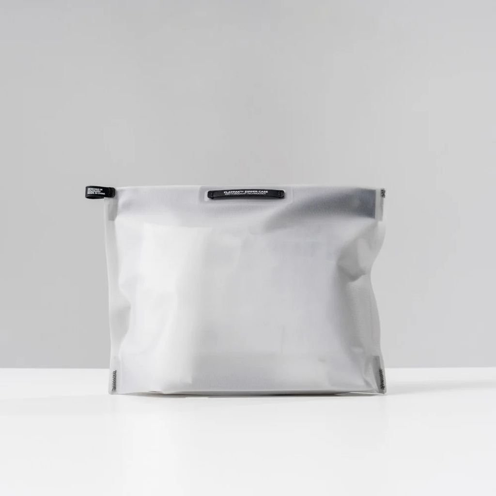 Ultra-light waterproof toiletry bag étanche Matador FlatPak Zipper Toiletry Case - Gris clair/White