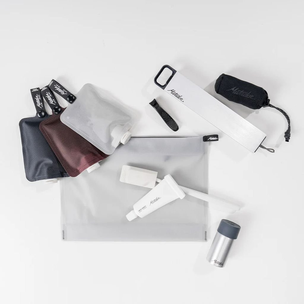 Ultra-light waterproof toiletry bag Matador FlatPak Zipper Toiletry Case - Gris clair/White