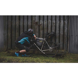 Ultra-light, hard-wearing, waterproof frame bag Apidura Expedition Full Frame Pack