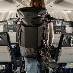 Aluminium carabiner with locking system Matador Betalock