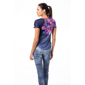 Short-sleeved T-shirt made from lightweight, breathable fabric Crazy T-Shirt Slash Woman 
